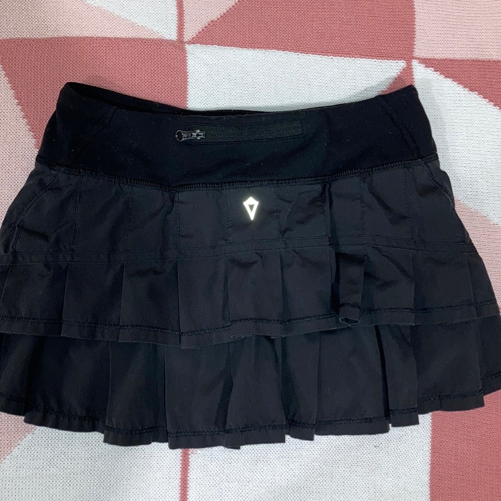 black ivivva skirt